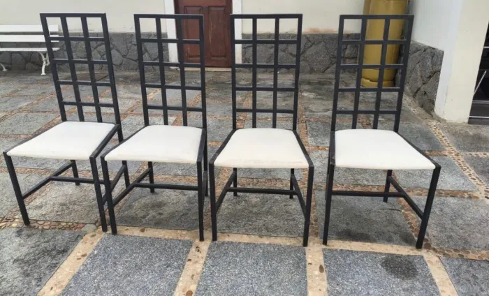Cadeira de ferro bem resistente ótimo estado