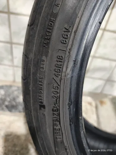 Pneus aro 18 205 45 18