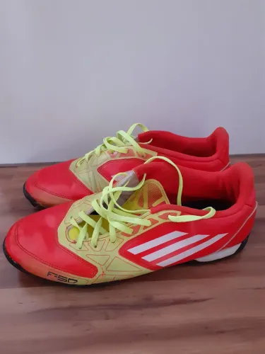 Chuteira society adidas f5