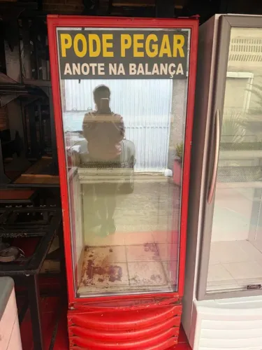 Freezer Expositor Vertical com Porta de Vidro - Ideal para Mercados, Bares e Restaurantes