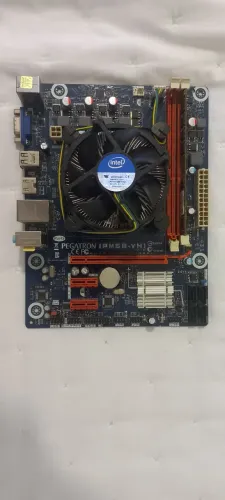 Plca mãe pegatron ipmsb vh1, processador Intel i 5 e memória ram Kingston ddr3 8gb