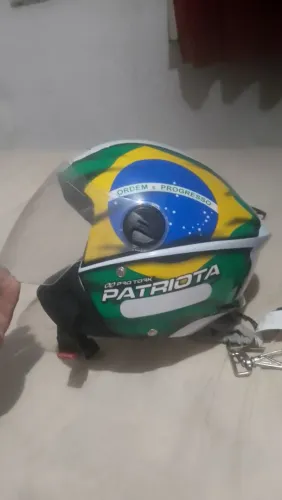 Capacete para motociclista patriota
