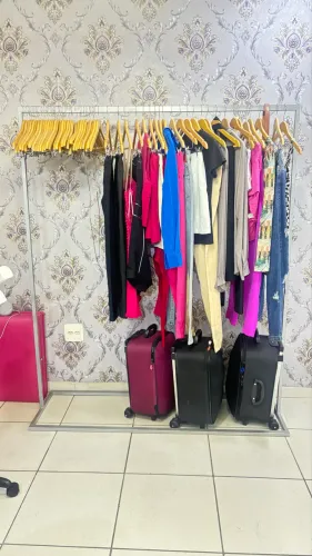 Arara de ferro com 40 cabides