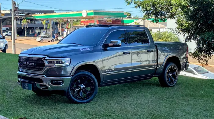 Ram 1500 Limited 5.7 CD 4X4 Aut. 2023