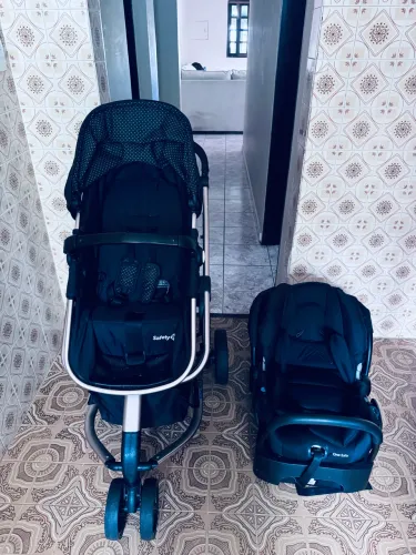 Carrinho de bebê 3 rodas travel system Safety 1st Mobi com bebê conforto 