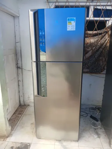 GELADEIRA ELECTROLUX INOX FROST FREE