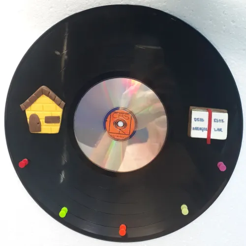 Porta Chaves e Chaveiros em Disco de Vinil 30 cm Tema Religioso Totalmente Exclusivo<br>