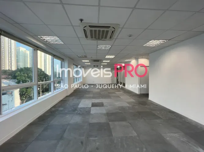 Conjunto em Moema Pássaros com 133m² em condomínio com perfil corporativo