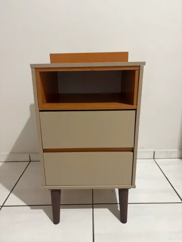 Mesa de cama