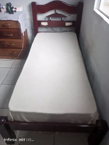 Armação de cama de solteiro 