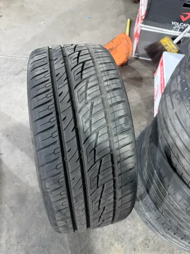 Pneu 205/30/20