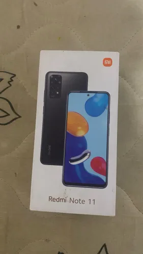 Celular semi novo 