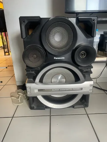 Panasonic Mini System com Super Woofer, da linha de sons de alta potência.