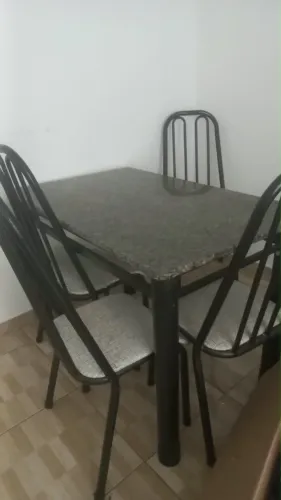 Mesa 4 cadeiras
