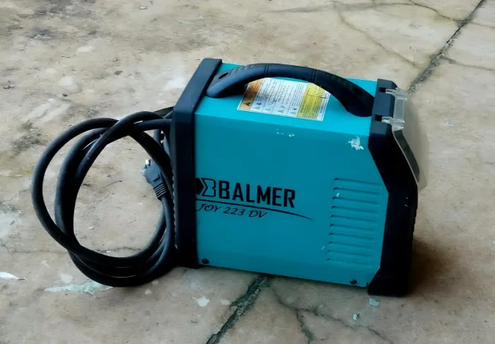 Máquina de Solda Inversora TIG/MMA Joy 223 DV 200A 110/220V BALMER<br><br>Estado Seminovo