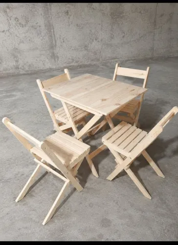 ? MESA E CADEIRAS DOBRÁVEIS EM MADEIRA DE PINUS ?