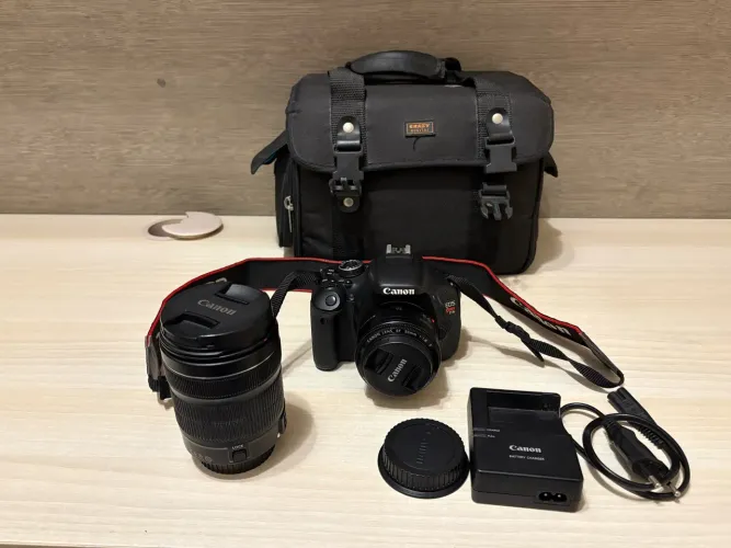Canon T3i com lentes 18/135 e 50mm