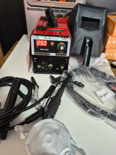 Máquina de Solda MIG Multiproces 220V Completa com Tocha, Máscara, Luvas e Arame