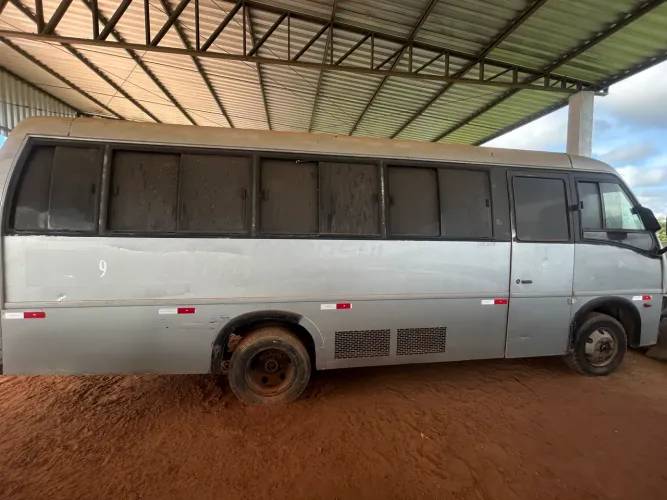 Vende-se microônibus marcopolo/volare v8 executivo 