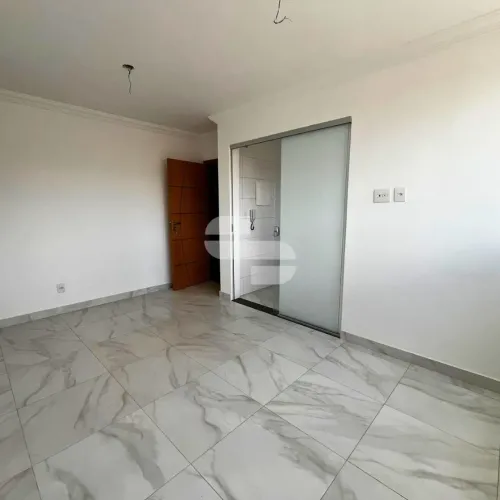 APARTAMENTO 02 QUARTOS COM ELEVADOR NO SERRANO