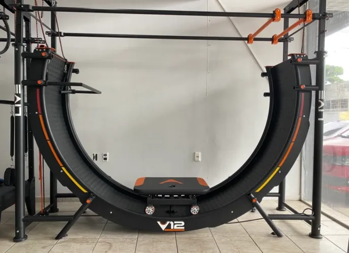 V12 moderno equipamento para pilates