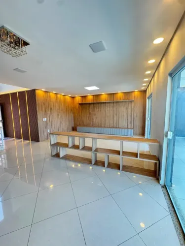 Imóvel para aluguel possui 300 metros quadrados com 3 quartos
