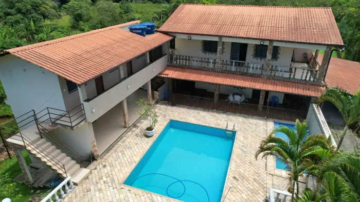 Sítio c/ lago de pesca, piscina, campo de futebol, sauna, 07 quartos e 10 banheiros