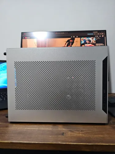 Gabinete ITX Lian Li A4-H2O
