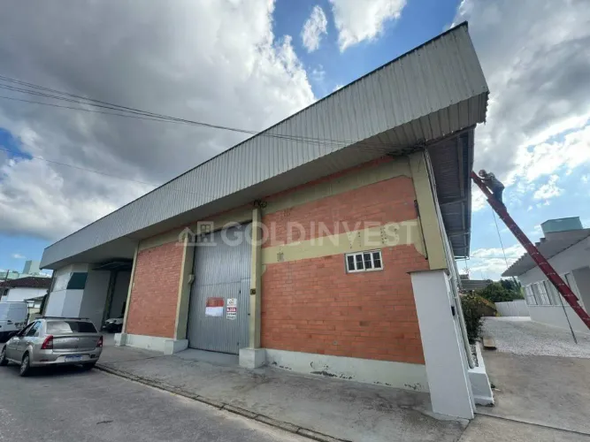 Galpão com 570m² no bairro Santa Rita!!!