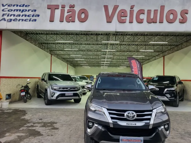 Toyota Hilux SW4 SRX 4X4 2.8 TDI 16V Dies. Aut. 2019