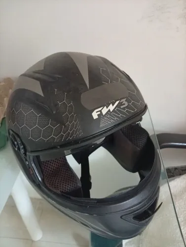 Capacete
