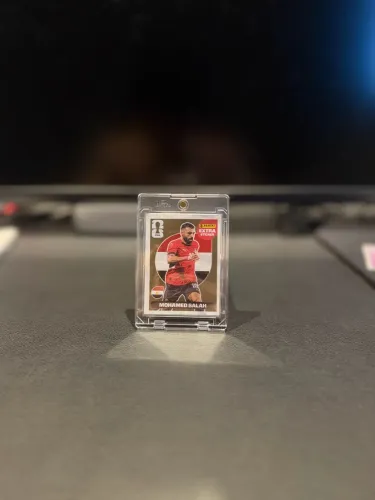 FIGURINHA LEGEND MOHAMED SALAH GOLD 2026
