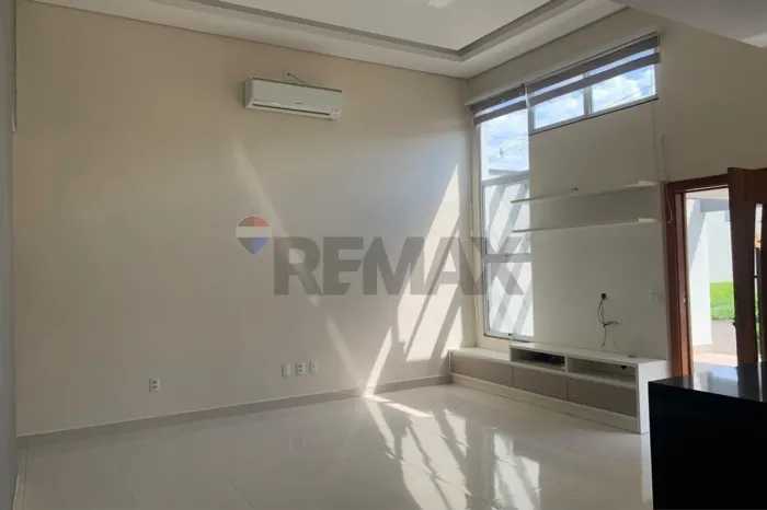 Casa para Locação 02 Suítes, 150 m², R$ 4.500,00 - 02 Vagas - Condomínio Vila Ytu - Indaia