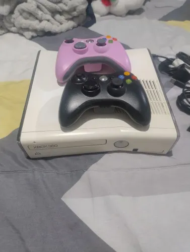 Xbox 360 Slim Desbloqueado + 2 Controles + Jogos