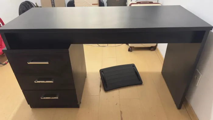 Mesa / Escrivaninha de Escritório Preta com 3 gavetas