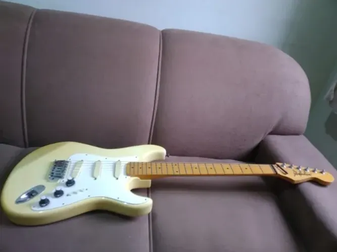 Guitarra Dolphin Era Assale