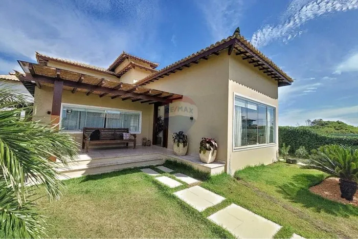 Casa à Venda no Condomínio Casas do Mar Avenida Ingazeiras, Búzios/RJ | Possui RGI e Apta
