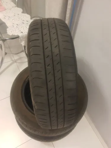 Pneu 185.60.R15