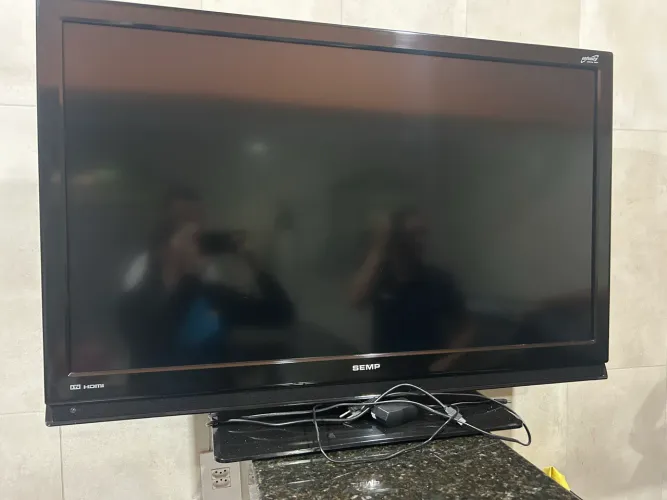 TV SEMP Toshiba LCD 42?