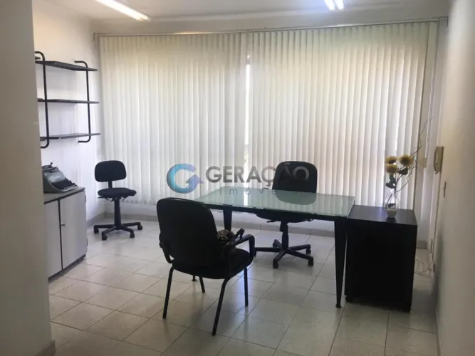 Sala comercial em condomínio para venda e locação com 26m² no Centro de SJC