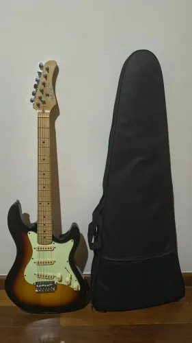Guitarra Strato STS-100 Sunburst STRINBERG