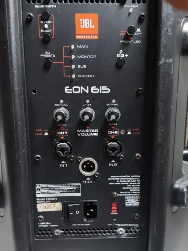 Caixa JBL EON 615