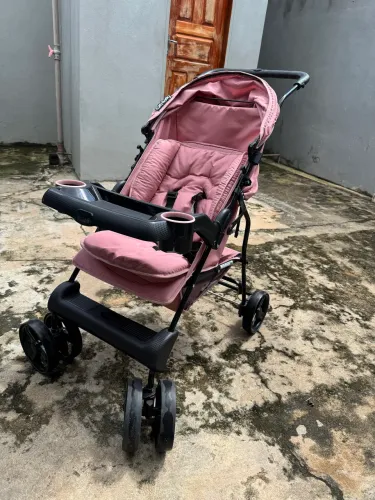 Carrinho de Bebê Feminino