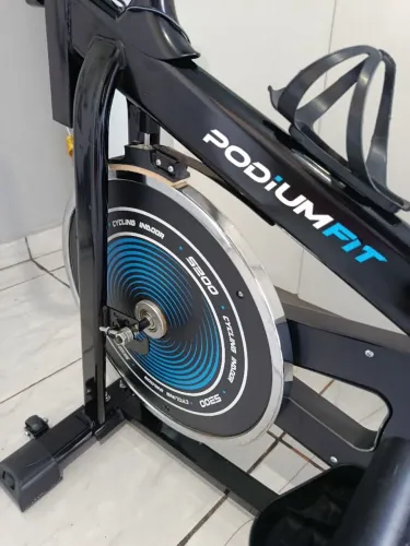 Bicicleta ergométrica profissional podium fit s200