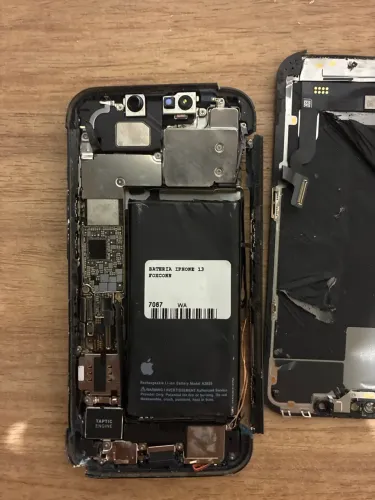 iPhone 13 quebrado