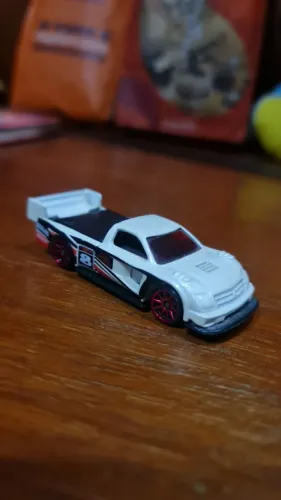Hot Wheels Pikes Peak TACOMA - Main Line - LOOSE - Escala 1:64