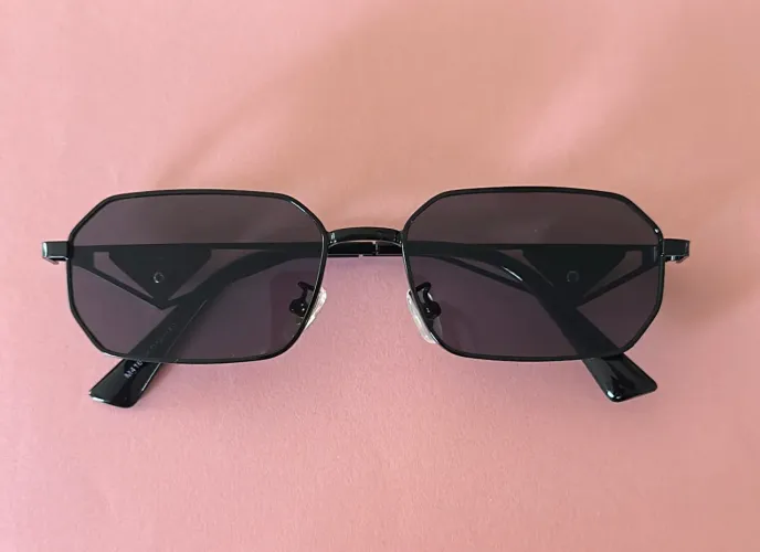 Óculos de sol modelo inspiração Prada 