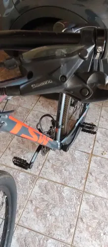 2 bicicletas aro 29 1 TSW 1 Specialized