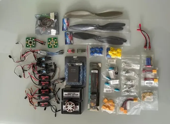 Equipamentos para aeromodelismo e drones (ESC, hélices, outros)