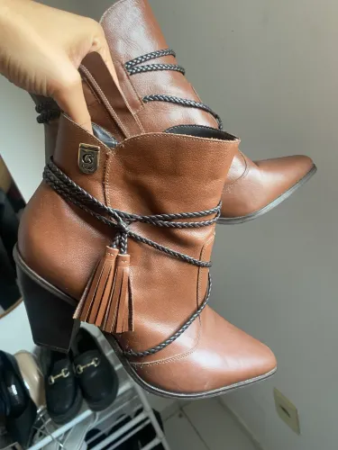Bota cano curto 